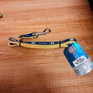 Michigan Wolverines Double Sided Team Pet Leash 50" Long 3/4" Width NCAA New